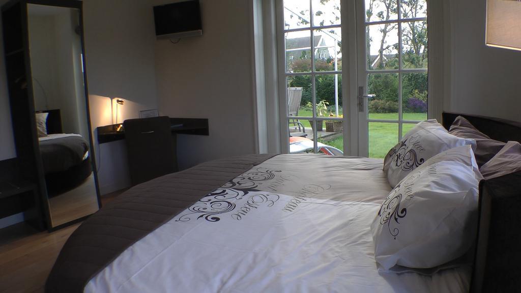 Bed And Breakfast Hoeve Chapeau Katwoude Номер фото